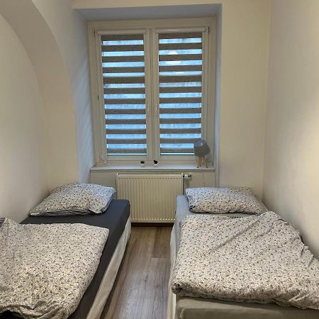 Apartament 3 Pokojowy Z Parkingiem Apartment Zabkowice Slaskie Luaran gambar