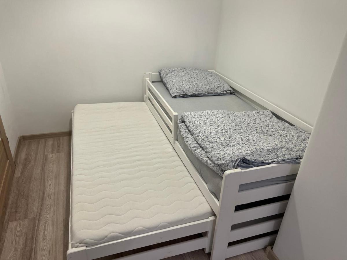 Apartament 3 Pokojowy Z Parkingiem Apartment Zabkowice Slaskie Luaran gambar