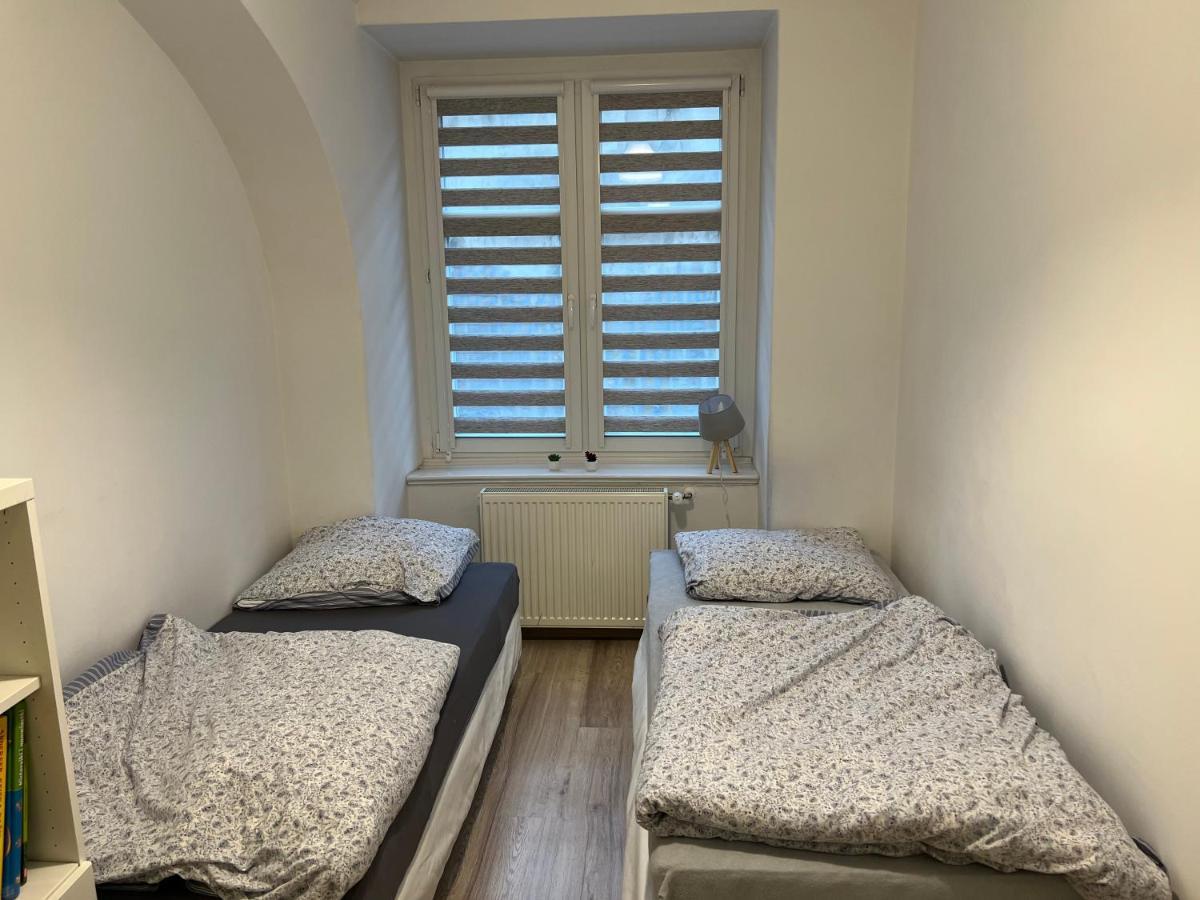 Apartament 3 Pokojowy Z Parkingiem Apartment Zabkowice Slaskie Luaran gambar